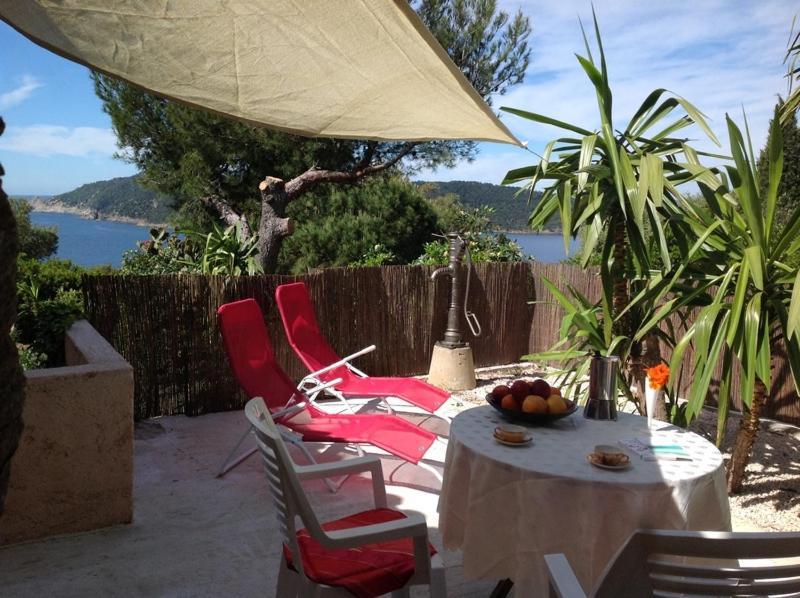 La Coccinelle Aparthotel Ile du Levant Exterior photo