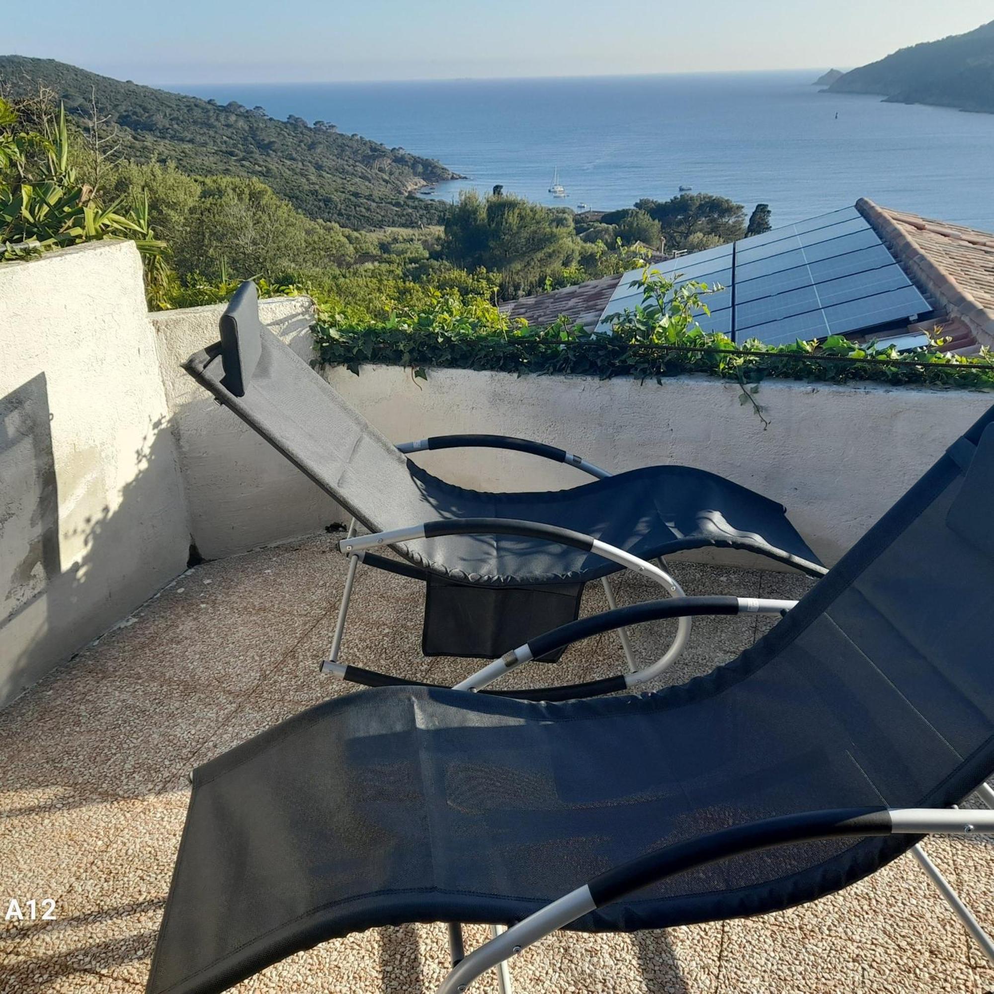 La Coccinelle Aparthotel Ile du Levant Exterior photo